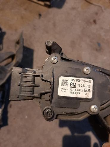 Chevrolet Cruze üçün orjinal üstdən çıxma qaz pedal var başqa ehtiyat