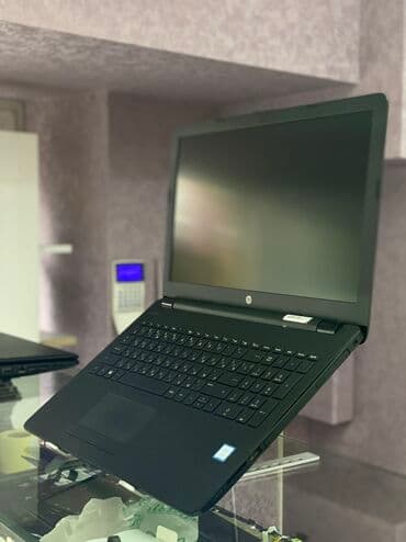 hp pavilion ekran: ◽Model : Hp Laptop 15-bs0xx ◽Prosessor : İntel i7-7500U 2.7GHZ ◽Ekran — 3