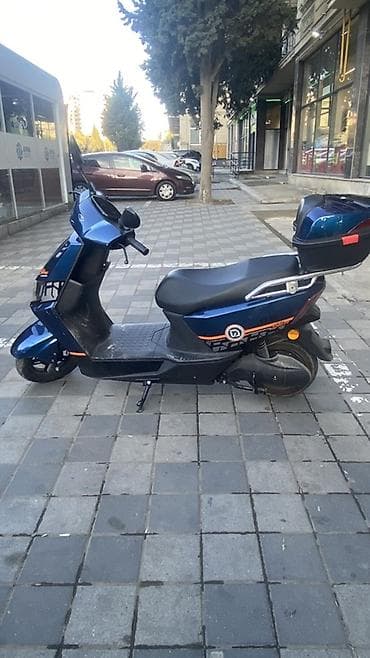 Elektrik skuter – şəhər içi rahat və səssiz hərəkət üçün - Rəng: tünd — 3