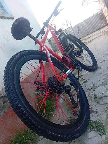 Assalam aleykum . 26- lıqdır .Təkərlər əla vəziyyətdədir . Skoruslar — 4