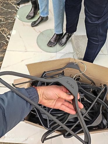 paltar asılqan: Magaza ucun asilqan 1.30 satilir 800eded var rayonlara gondere bilerik — 1