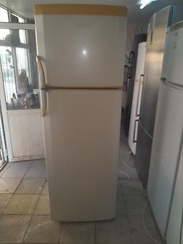 İşlənmiş 2 qapılı Beko Soyuducu Satılır, rəng - Bej, Təkərli