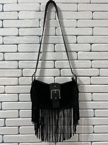 hesir canta: Qara rəngli çiyin çantası – püsküllü dizayn - Material: süet effektli — 3