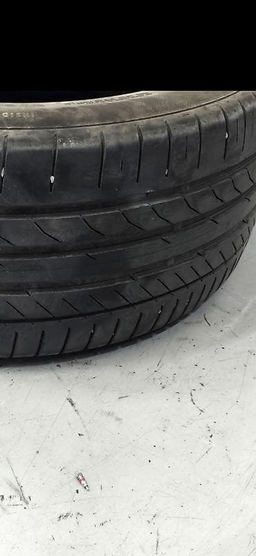 lada diskleri: İşlənmiş Şin Continental 235 / 45 / R 17 — 7