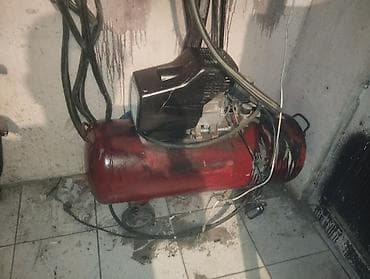 Kampresor 100 LT az istifadə olunub istifadə edmirem deyə satıram cüzi