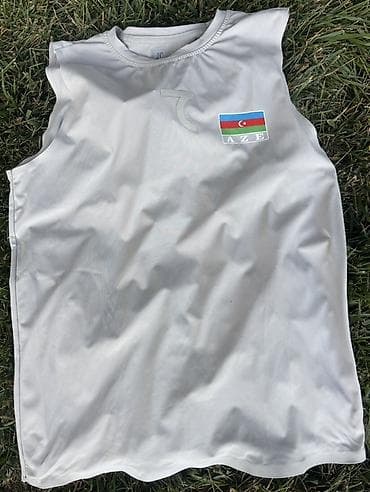 maykalar: AZE idman maykası – oyun atletika/qaçış üçün - Rəng: açıq boz - Ön — 1