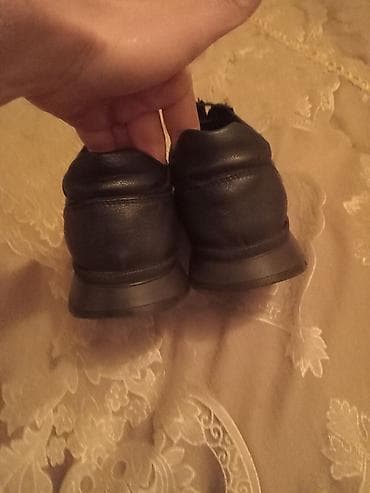 Мужская обувь: Gencede satilir Tebbi dəri krasofka cox rahat yunguldur ayaqabi super — 4