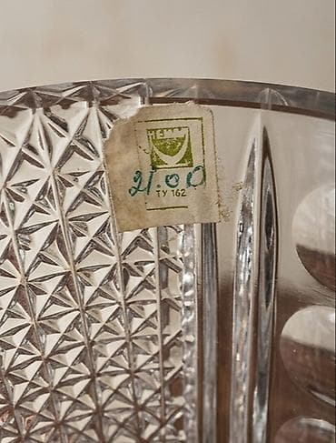 ev qapilari: Bir vaza — 3