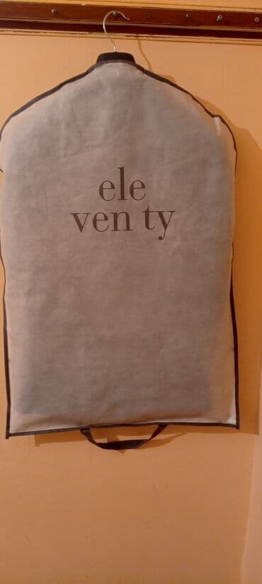 Salam. Kostyum 2 gün əvvəl internetdən sifarişlə alınıb.Lakin əynimə