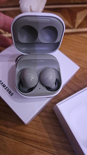 Mobil telefon və aksesuarlar: Samsung Galaxy Buds2 simsiz qulaqcıqlar - Rəng: boz (şarj qutusu ilə) — 3