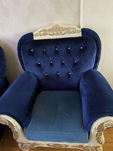 İşlənmiş, Klassik divan, 2 kreslo, Divan, Bazasız, Açılmayan — 3