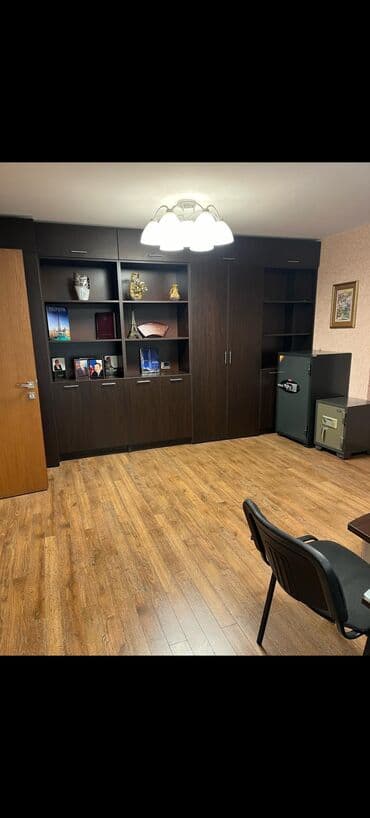 Qarajlar: Ofis sahəsi – şüşə arakəsməli, geniş vestibül və iş otaqları - İşə — 5