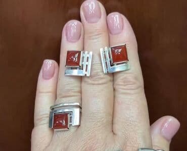 где можно продать серебро в баку: Rəsmi saytdan sifaris etmişəm Cox gozeldir Qaşı serdolik Sırgası — 1