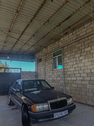 Mercedes-Benz 190 (W201): 1.8 l | 1993 il Sedan