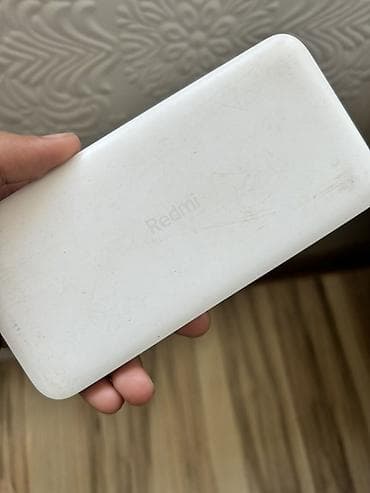 Redmi daşınan enerji bloku (power bank) 10000mAh - Rəng: ağ - Korpus — 1