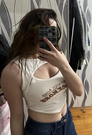 nike corablar: Qadınlar üçün qısa top – ağ rəng, kəsikli dizayn - Model: ikiqat — 1