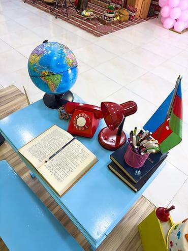 frez taxta: Məktəb/təhsil mövzulu dekor və rekvizit komplekti Tərkib: - Açıq mavi — 3