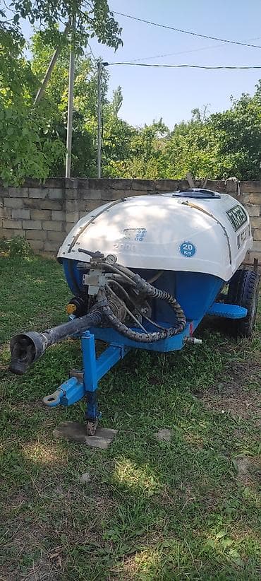 lovol 504 b: Armatrac Erkunt 804 Dərman səpən 2000 L Torpaq frezi 205sm.Satilir Əla — 9