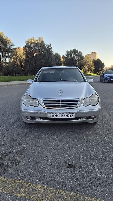mercedes 2.4: Mercedes-Benz C 240: 2.6 l | 2002 il Sedan — 1