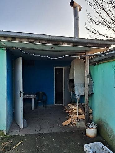 Ağsu rayon bazar və köhnə xəstəxanin yani300kvm qazı işığı suyu var