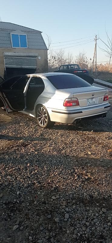 tap az 06: BMW 5 series: 2.5 l | 2001 il Sedan — 4