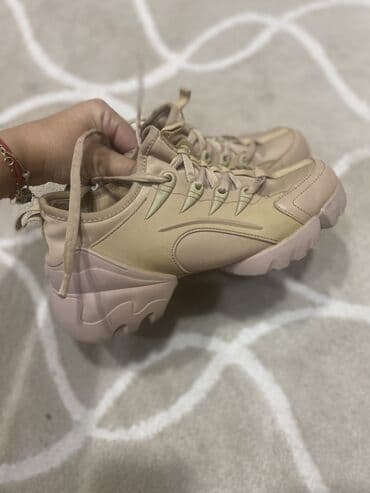 nike qaçış üçün qadın krossovkaları: Ölçü: 36, rəng - Bej, İşlənmiş — 4