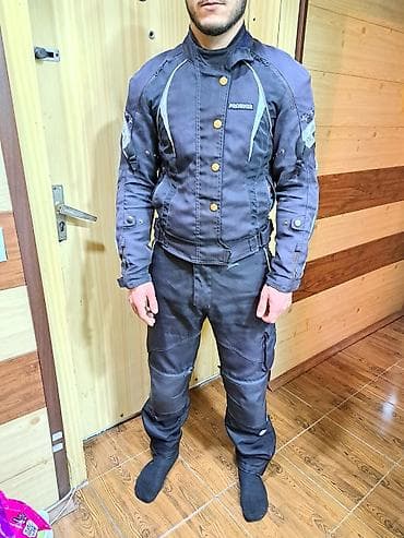 Kasqa ve moto geyim satılır. qiymeti 135azn destdi içinin astarı çıxır