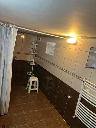 əmircanda həyət evi satılır: 8 комнат, 400 м², Нет кредита, Средний ремонт — 23