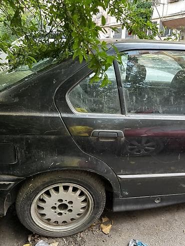 e28: BMW 5 Series E34 – ehtiyat hissələrə - Kuzov: sedan, qara rəng — 4
