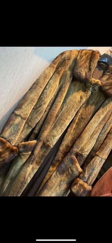 Qadın kürkü – təbii xəz detallı, klassik dizayn - Rəng: isti lalafo.az -da Qadın kürkü – təbii xəz detallı, klassik dizayn - Rəng: isti