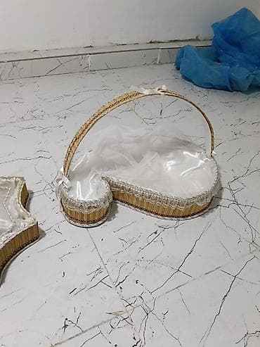 Hədiyyə səbəti, rəng - Qızılı