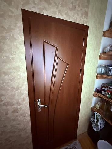 Taxta giriş/otaq qapısı - Material: ağac əsaslı, kənarları və