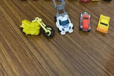 kinder oyuncaqlar: Игрушки киндер сюрприз каждая 2 маната — 1