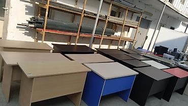 İşçi üçün, Dördbucaq masa — 1