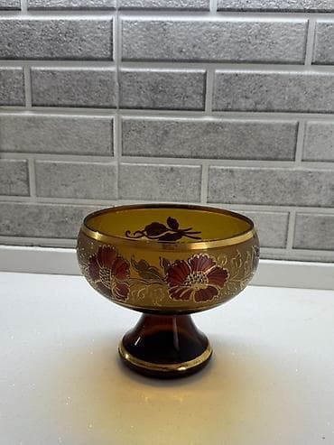 Bəzəkli şüşə qədəh/kasa - Material: qalın şüşə - Rəng: bal-çəhrayı