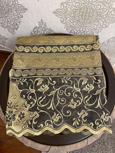 masa örtüyü: Qızılı-qara naxışlı masa örtüyü/parça - Ölçü: eni 1 m 30 sm, uzunluğu — 2