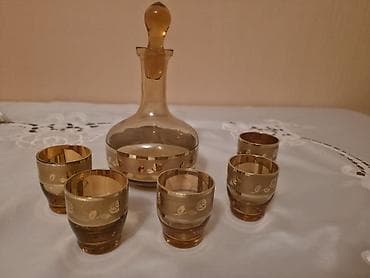 - Komplekt: 1 ədəd qapaqlı qrafin və 5 ədəd kiçik badə — 1