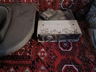 Avtomobil üçün səs sistemi dəsti Məhsulun tərkibi: - Arxa polkaya — 2