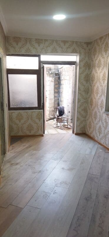 köhnə suraxanıda həyət evləri: Ev xırdalanda icra hakimiyətinə yaxın yerdə yerləşir 2 otaqdır.qazı — 6