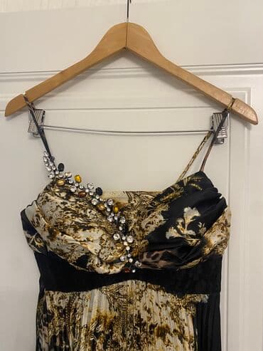 atlas donlar: Красивое яркое платье, низ гофре. Спинка из кружева, корсетная, есть — 2