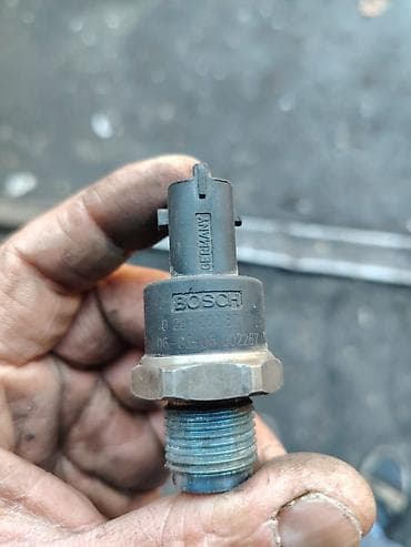 Датчик давления топлива 89458-02011, 0281002871, 1.4 D-4D Toyota Auris — 4