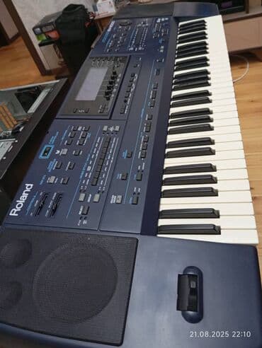 купить бу самовар на дровах: Синтезатор, Roland, Б/у — 3