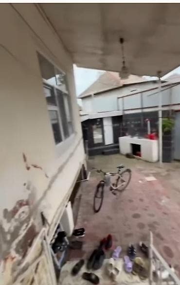 Otaqlar: Lənkəran Böyük Bazar ərazisində yerləşən Şeyx Zahid küçəsində yerləşən — 8