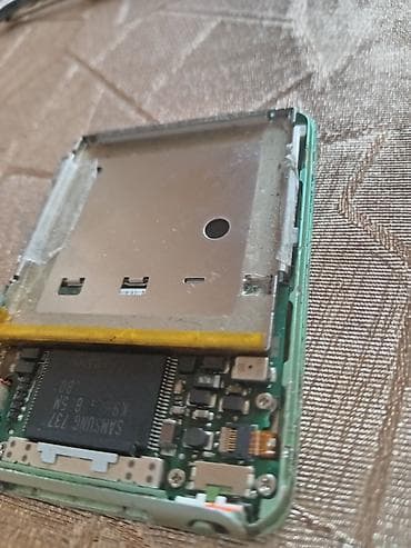 qulaq: Məhsul: Apple iPod nano (3‑cü nəsil), yaşıl rəng 8 gb+kabel +qulaqcıq — 9