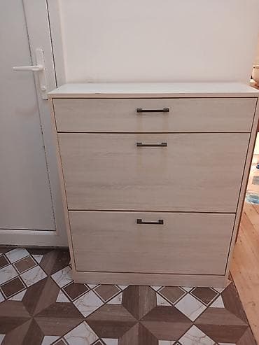 2 əl dolablar: Ayaqqabiliq yeni alinib 350azn e alinmisdi cox ayaqqabi yerlesir — 1