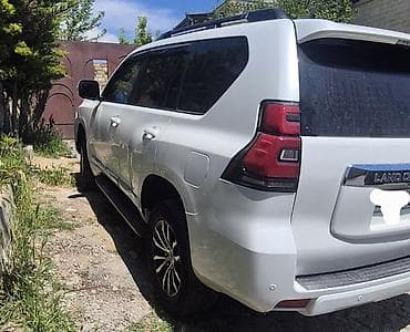 İcarə ən azı 2 günə verilir. Toyota Land Cruiser Prado, ağ rəng, tam — 7