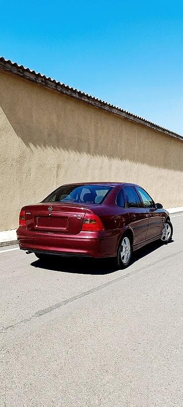 opel vektra a: Opel Vectra: 1.6 l | 1997 il 200000 km Sedan — 6