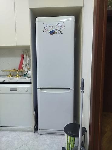 Elektronika: İşlənmiş 2 qapılı Indesit Soyuducu Satılır, rəng - Ağ — 1