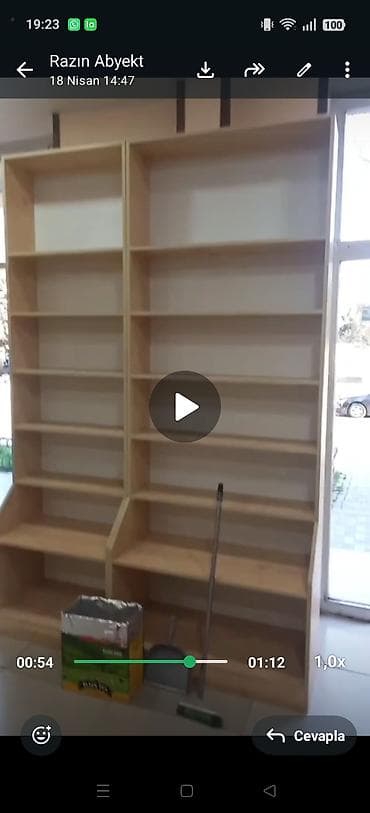 dekor ref: Mağaza üçün iki bölməli vitrin/stend raf sistemi - Material: ağac — 1