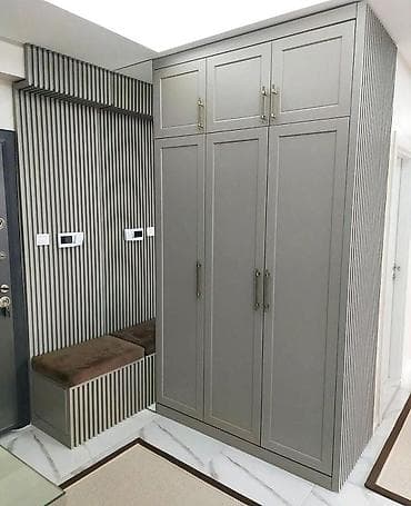 Künc dolab, Dəhliz üçün, Ayaqqabı üçün, Açılan, Korpuslu, 3 qapılı